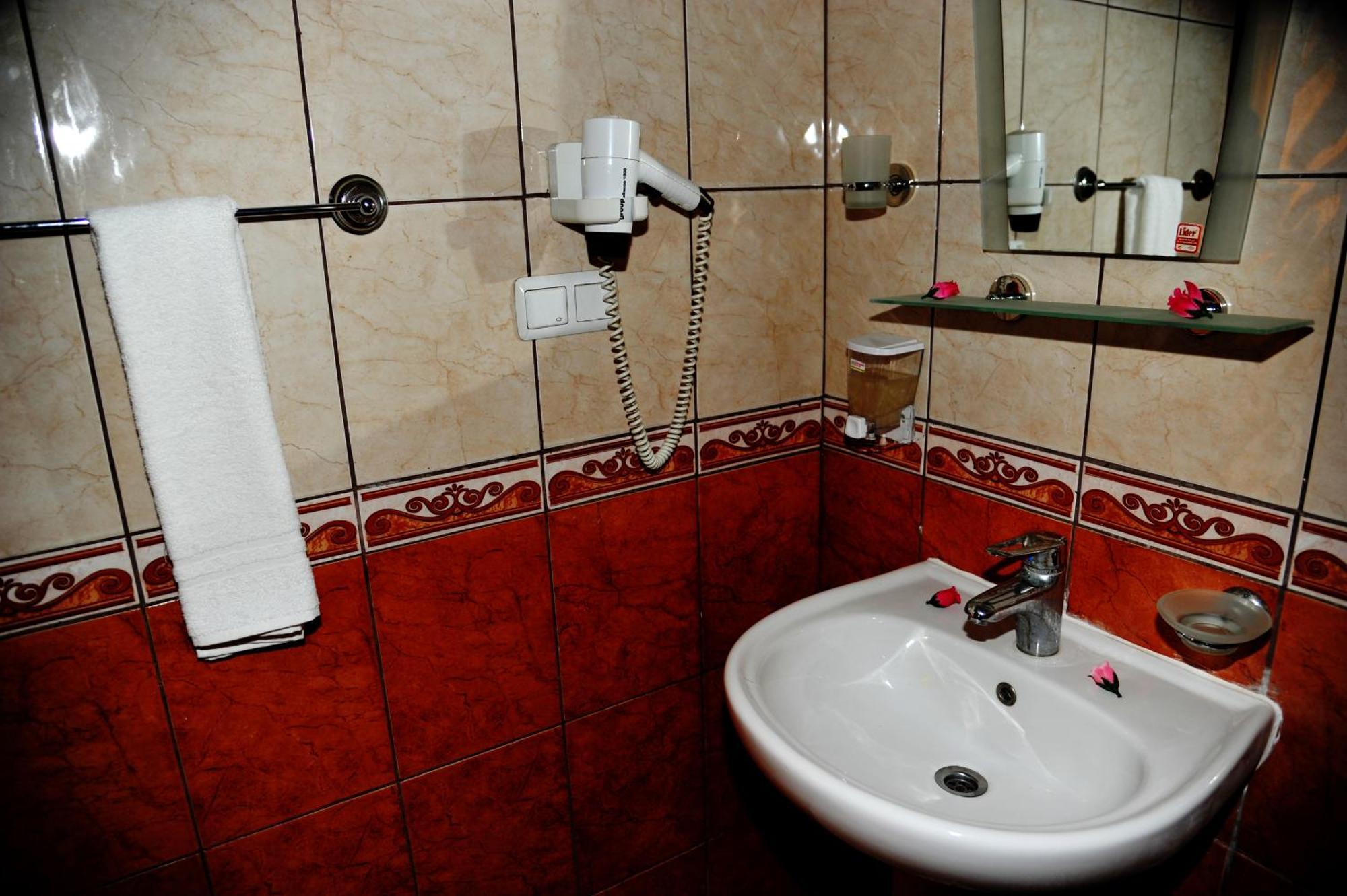 Selge Hotel Side Room photo