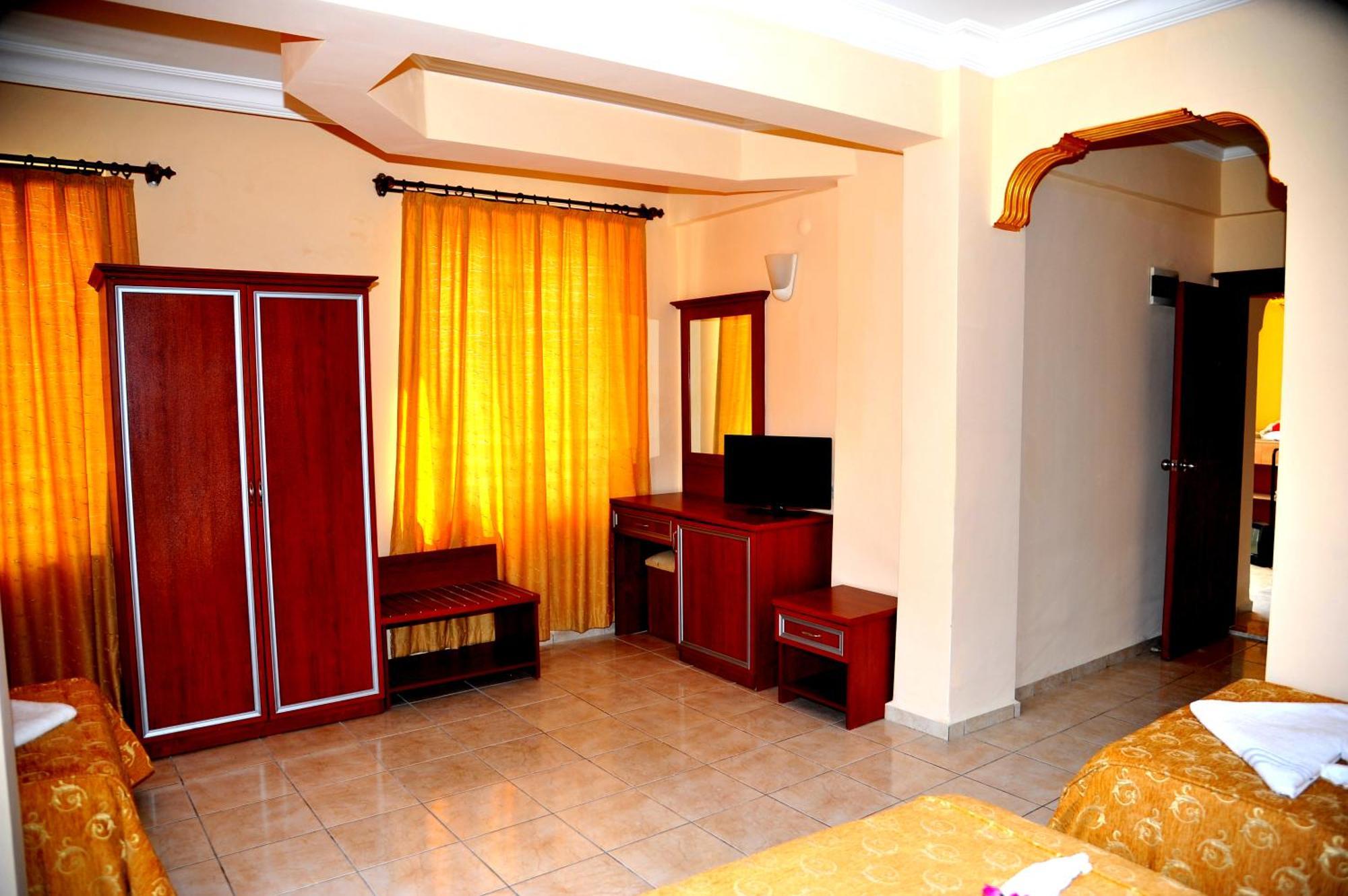 Selge Hotel Side Room photo
