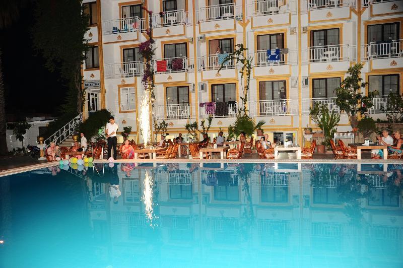 Selge Hotel Side Exterior photo